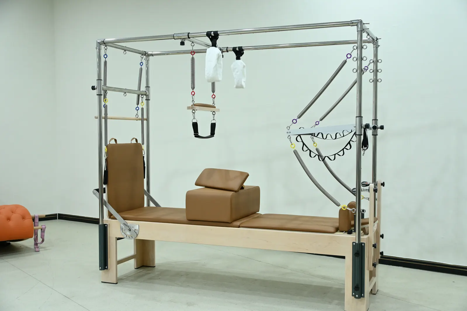 Reformer Pilates multifonction présenté pour une sélection B2B